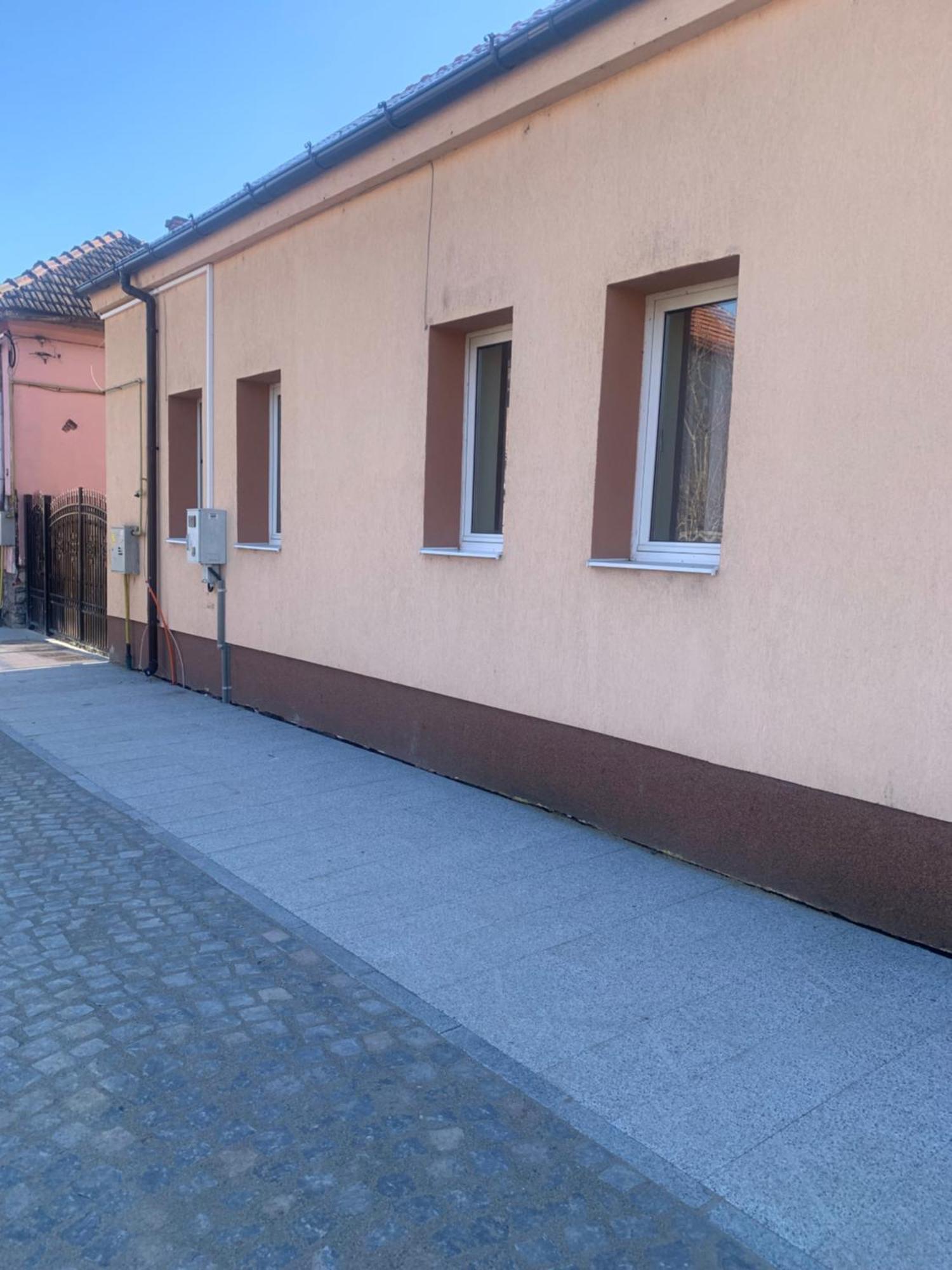 Transilvania Rent Hunedoara Buitenkant foto