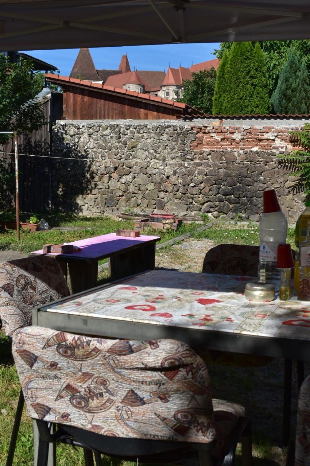 Transilvania Rent Hunedoara Buitenkant foto